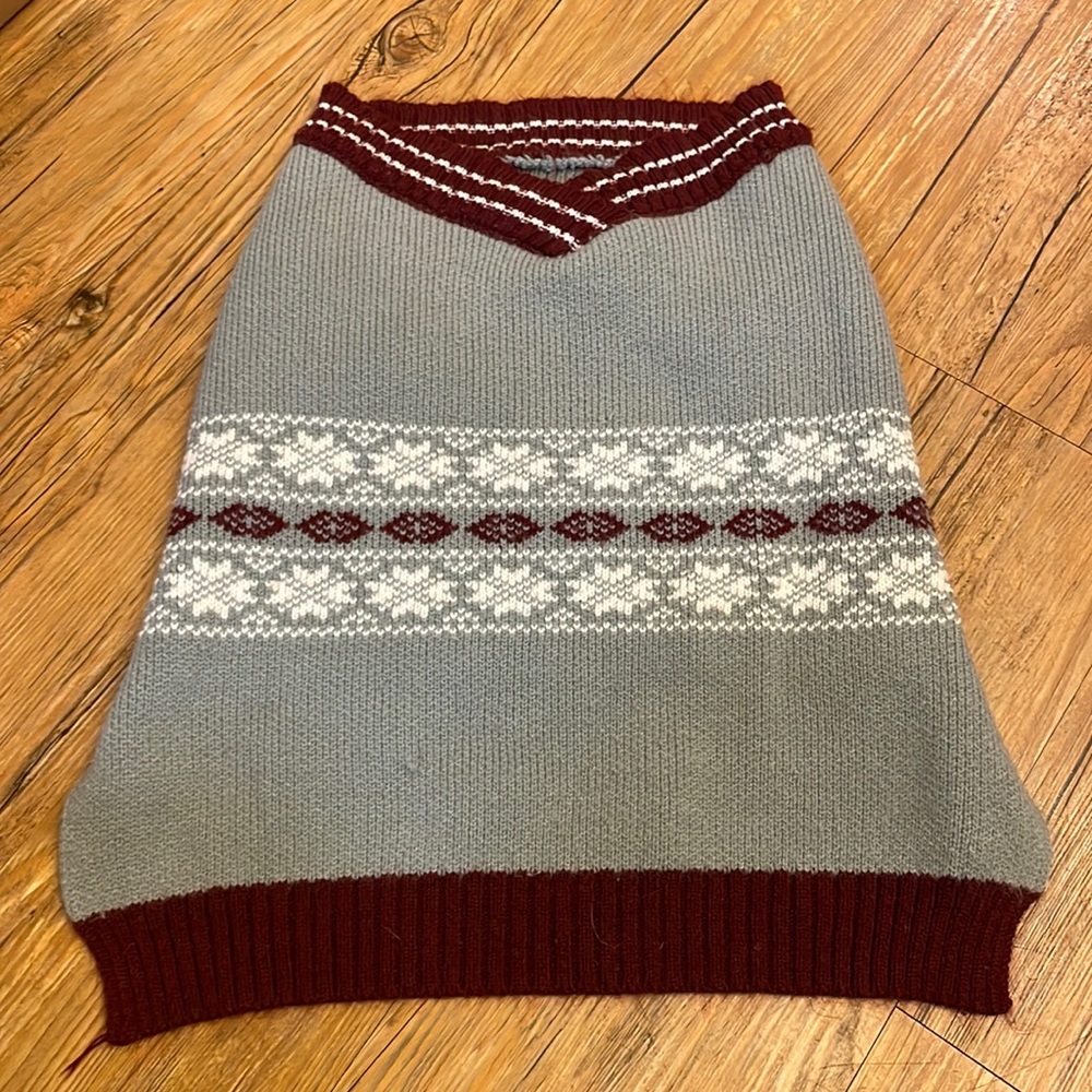 Dog Sweater Grey/Maroon Size Large